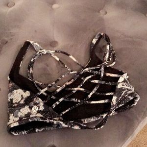 Lululemon Free to Be Strappy Sportsbra